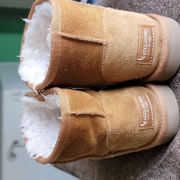 Koolaburra By Ugg Tan Suede Boots with Plush Lining - Picture 2 of 6